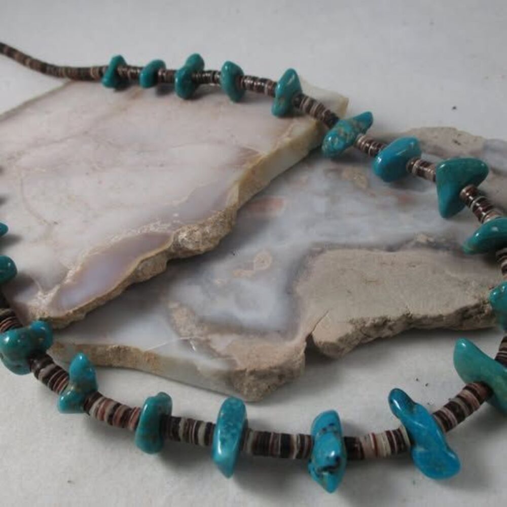 Vintage 1970s Native American Turquoise Nugget Heishi Shell Necklace 28"